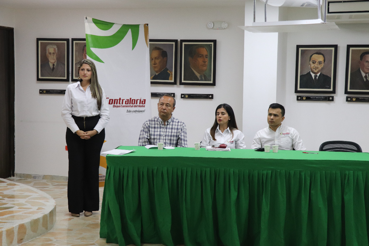 Carolina Trujillo,  Jefe de Control Fiscal; Amaury Flores Reino, Contralor del Huila;  Diana Carolina Fernández Ramírez, Jefe de Responsabilidad Fiscal y Edwin Artunduaga, Jefe de Participación Ciudadana.